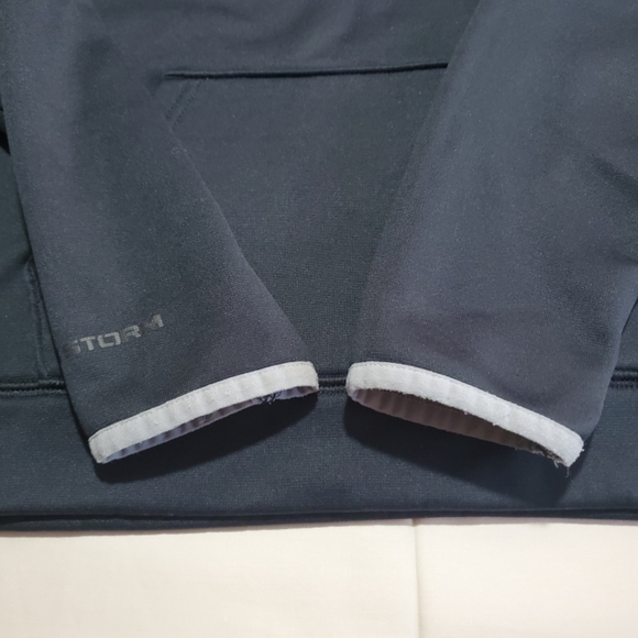 Kids Under Armour Pullover - Picture 4 of 6